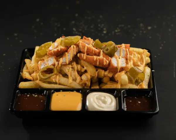 بطاطا مع دجاج وجبنة
